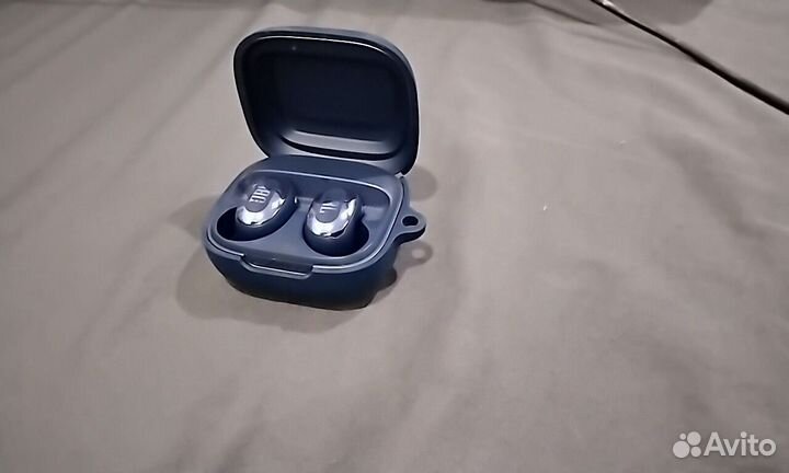 Наушники JBL Live Free 2