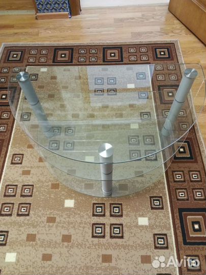 Стеклянная тумба под тв