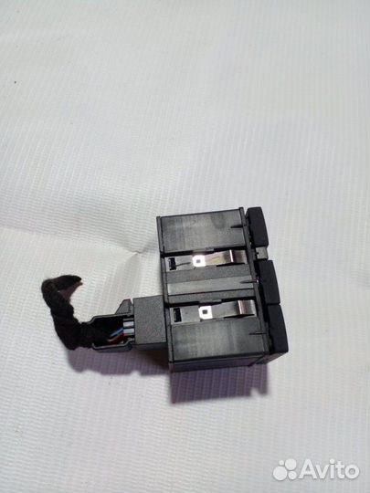 Блок кнопок передней панели Audi Audi A6 C6 2.0