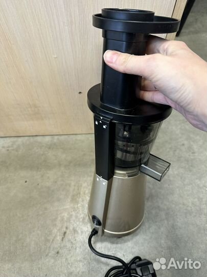 Соковыжималка redmond RJ-930S