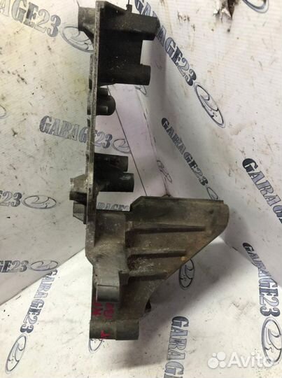 Кронштейн гур Волга 31105 крайслер