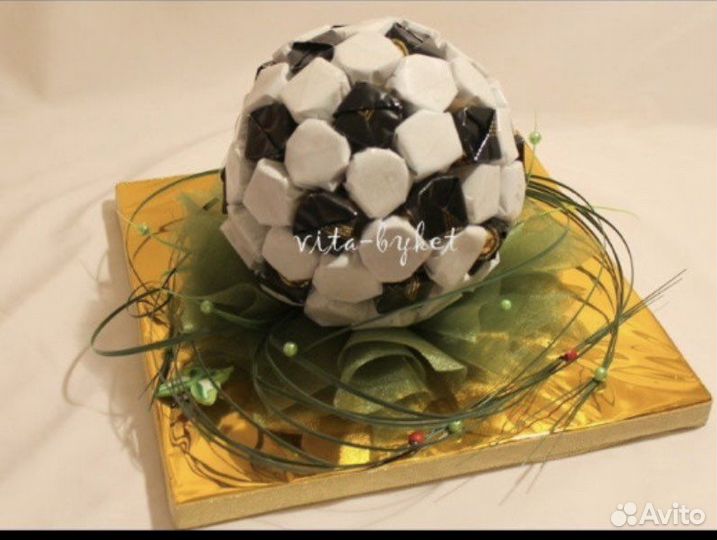 Букеты и поделки из конфет