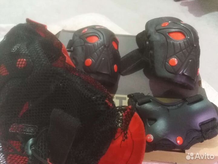 Роликовые коньки