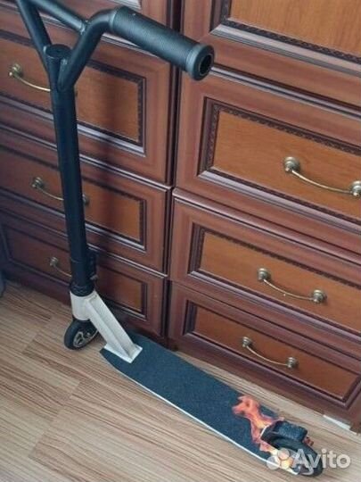 Трюковой самокат