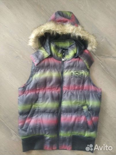 Жилетка р 152-158 см, плотная,но без флиса