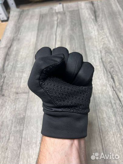 Перчатки от Nike