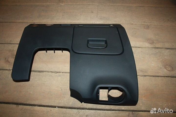 Кожух рулевой колонки (нижний) audi Q3 2011-2014