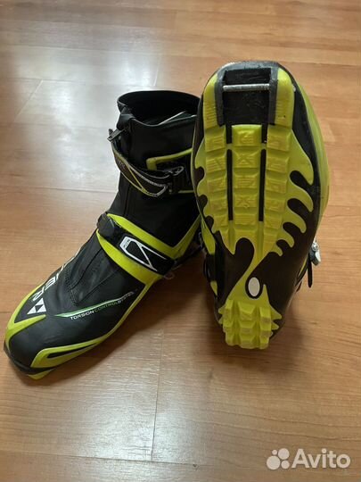 Лыжные ботинки fisher RCS skate carbon