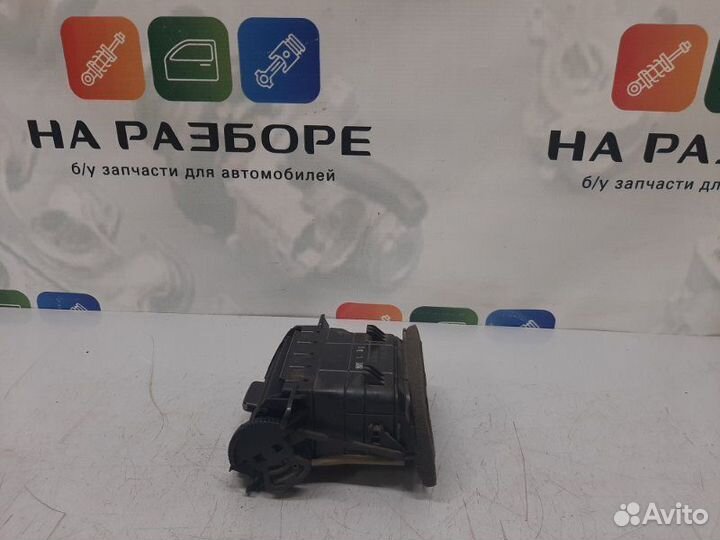 Дефлектор на торпедо правый Mazda 3 BK 1.6 2008