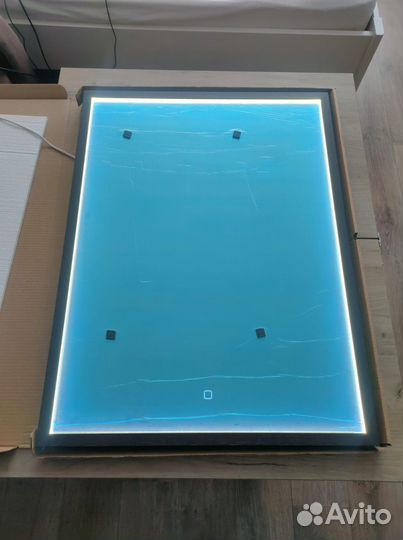 Зеркало 62х83 см в деревянной раме с подсветкой