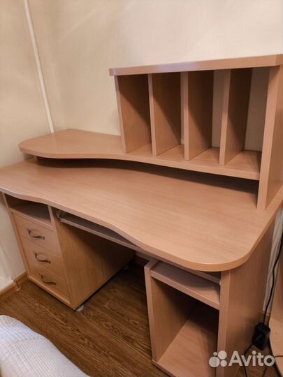 Компьютерный стол