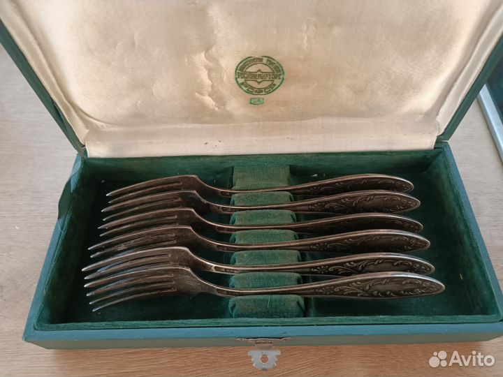 Набор десертных мельхиоровых вилок