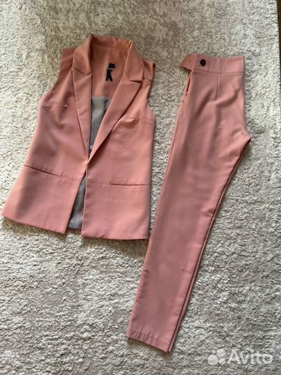 Брючный костюм женский 42