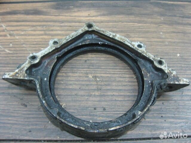 Крышка коленвала задняя Mitsubishi Pajero Sport I