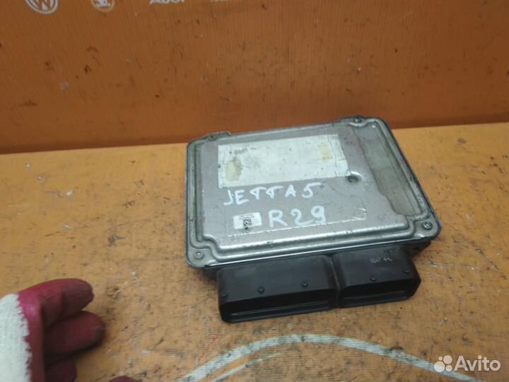 Блок управления двигателем Volkswagen Jetta 5 (20