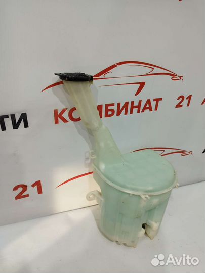 Бачок омывателя Toyota Yaris Verso Probox Succeed