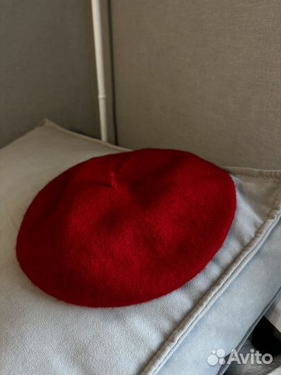 Берет красный