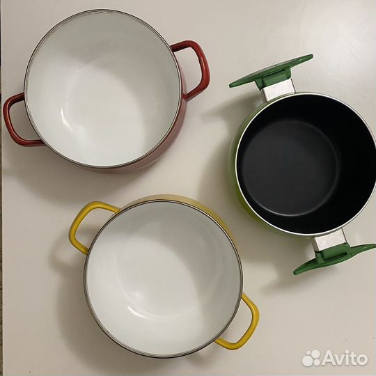 Кастрюли в виде помидора, яблока и перца
