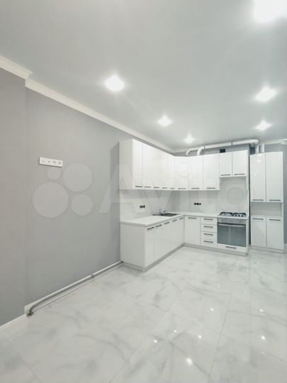 2-к. квартира, 74 м², 10/10 эт.