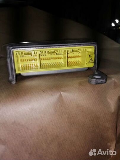 Блок управления SRS AirBag Toyota Avensis II т250