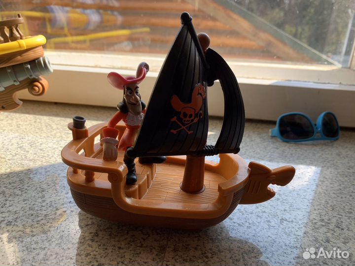Игрушка Джек и пираты Нетландии корабль