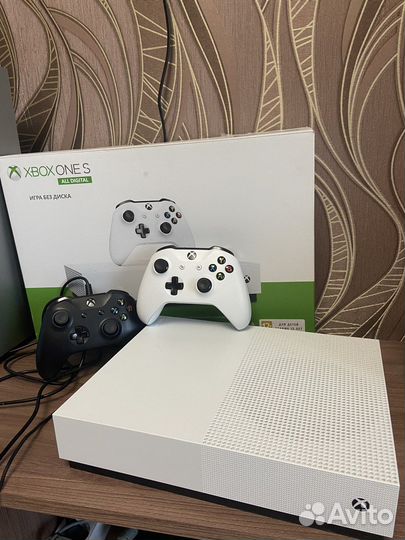 Xbox One s 1tb с играми