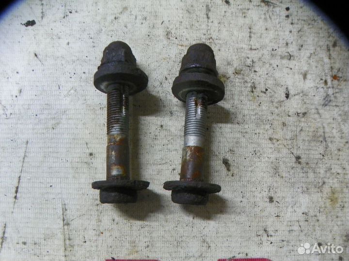 Болт развала задних колес Nissan Qashqai