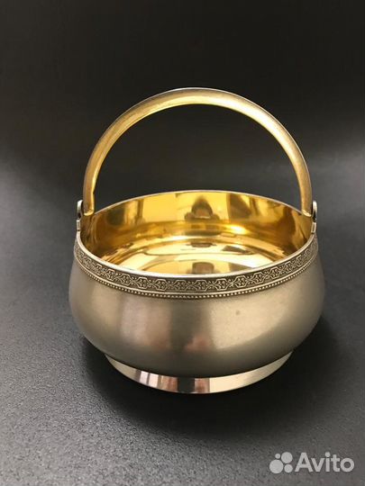 Серебряная сахарница