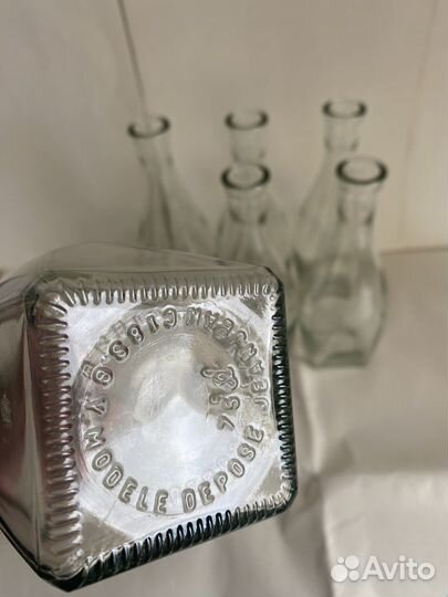 Бутылки и графины