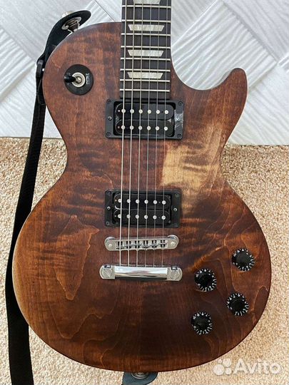 Электрогитара Gibson Les Paul LPJ
