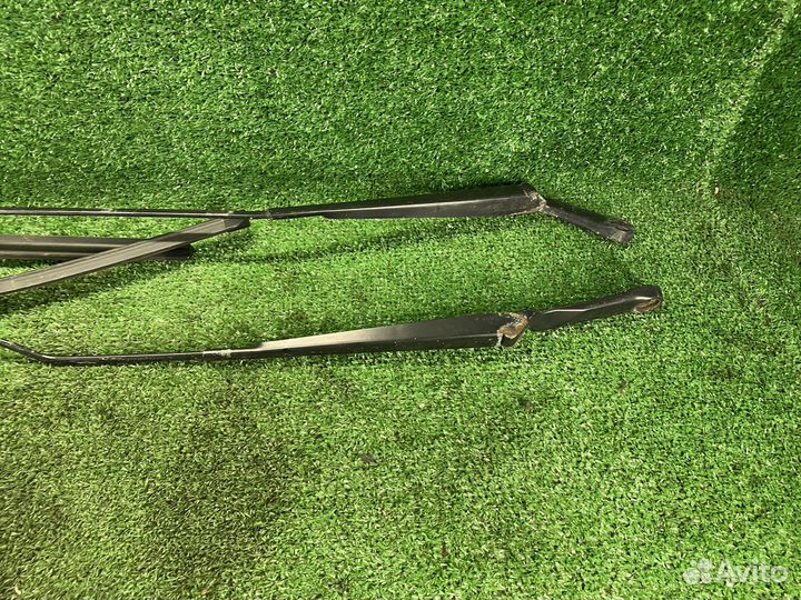 Поводок дворника Volkswagen Bora