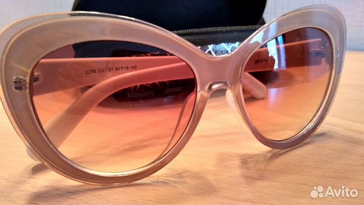 Солнцезащитные очки женские италия