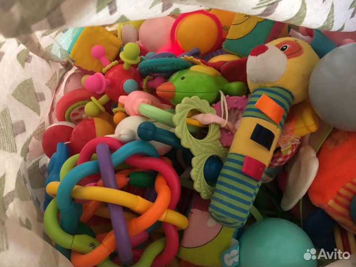 Корзина игрушек Погремушек