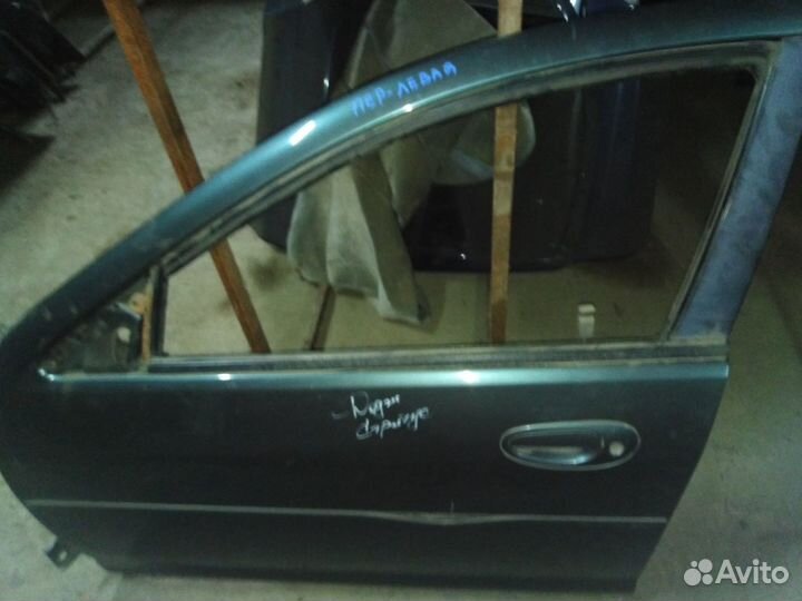Дверь передняя левая Dodge Stratus