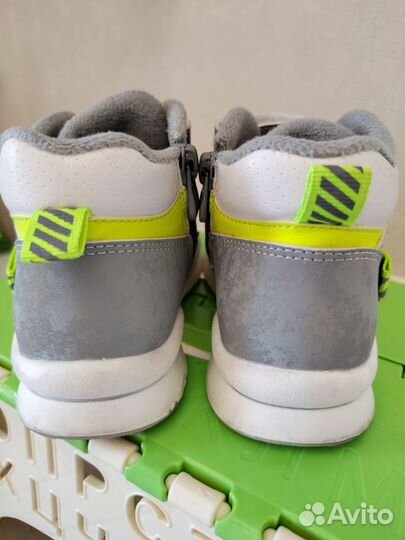 Кроссовки детские