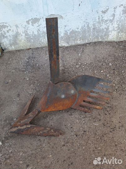 Корпус окучника в сборе со стойкой