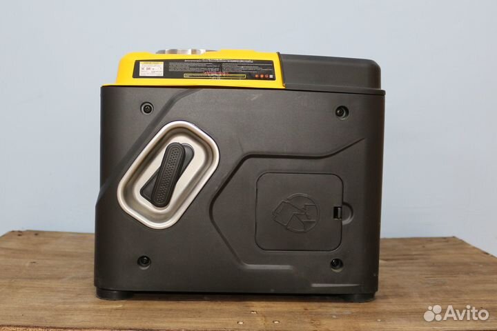 Бензиновый гeнeратор Huter 1,2 кBт