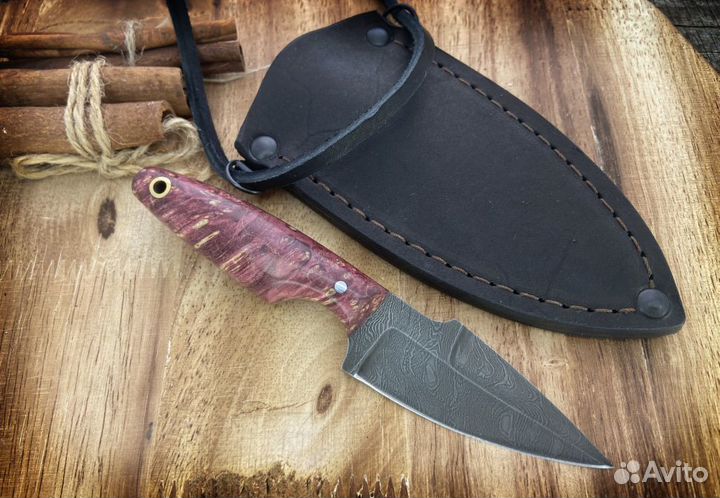 Нож для ношения на шее из стали дамаск