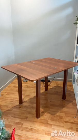 Стол деревянный