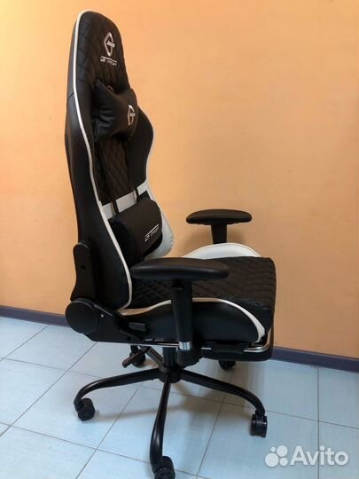 Геймерское кресло