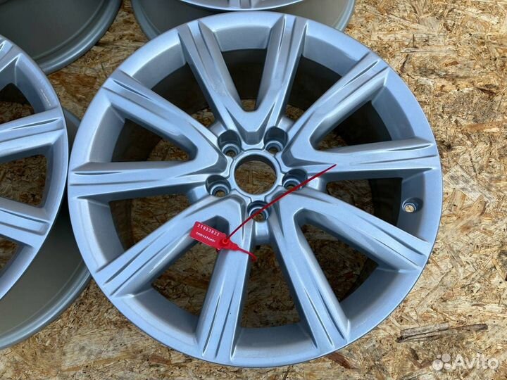 Комплект литых дисков R18x8 5x112