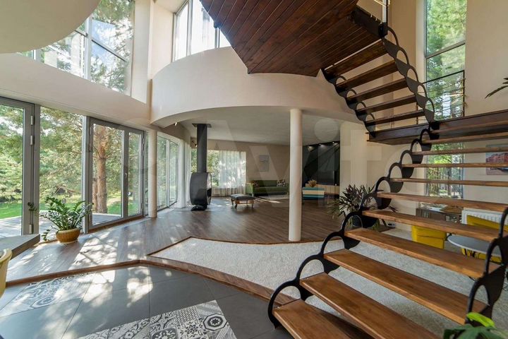 Коттедж 340 м² на участке 20 сот.