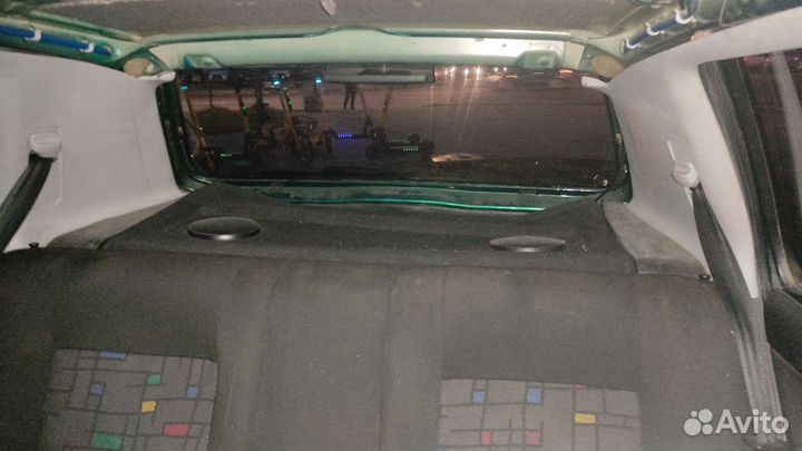 Volkswagen Golf 1.8 МТ, 1997, битый, 330 000 км