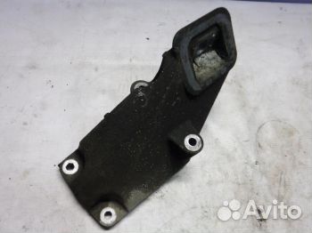 Кронштейн двигателя