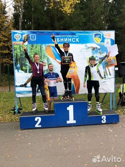 Профессиональный тренер по роликовым конькам