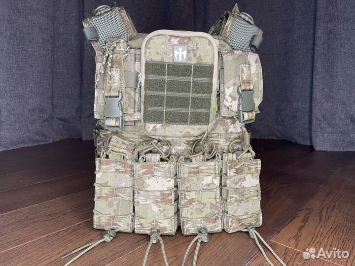 Плитник с подсумками