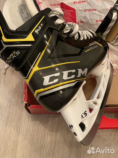 Коньки профессиональные CCM AS3, размер 9D