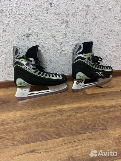 Коньки хоккейные