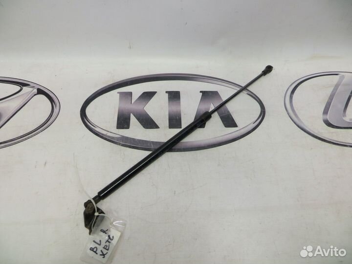 Амортизатор крышки багажника правый Mazda 3 BL