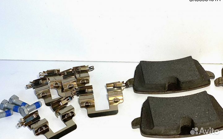 Тормозные колодки Volkswagen 8K0698451A